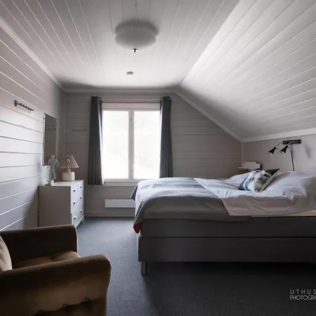Hus Nær Butikk, Sentrum&rekreasjon * Hol (Buskerud)