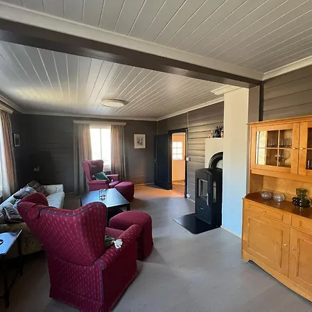 Holiday home Hus Naer Butikk, Sentrum & Rekreasjon